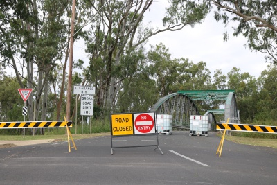 Macintyre Bridge road boarder closure